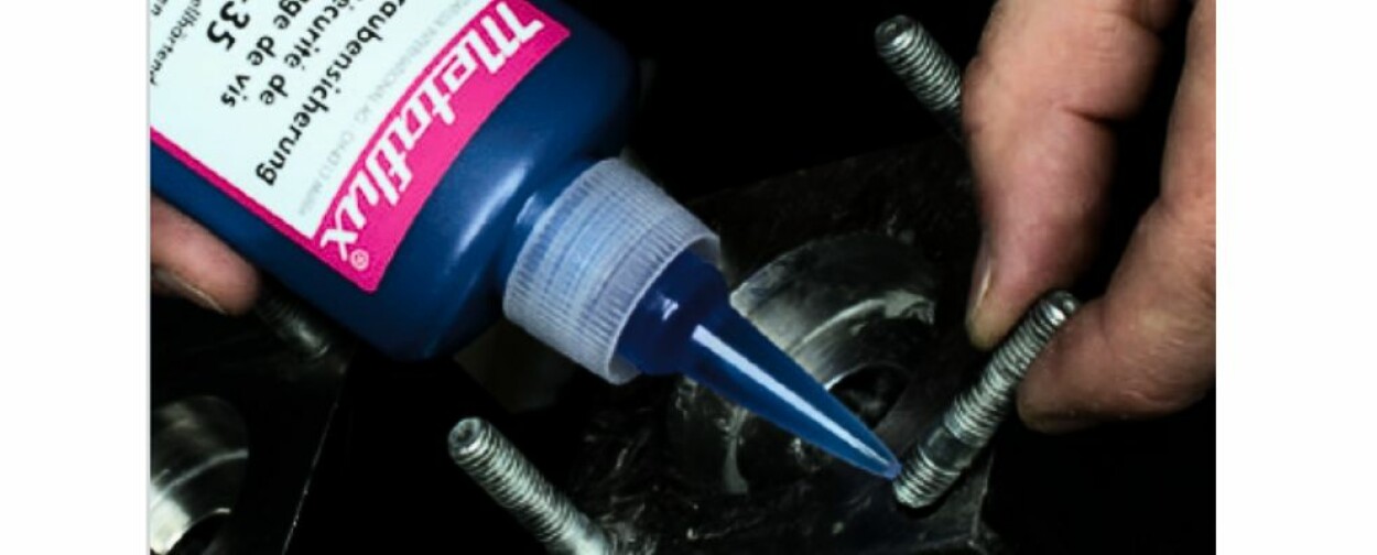 Tekuté závlačky a tesnenia